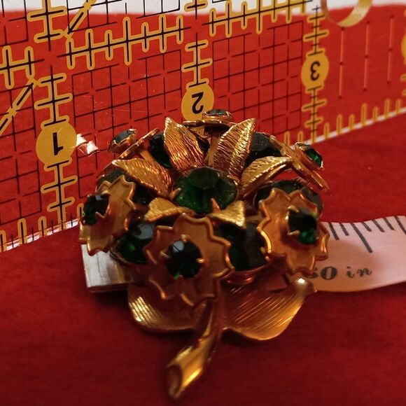Vintage Gold Tone Flower Green Rhinestones - Picture 5 of 5